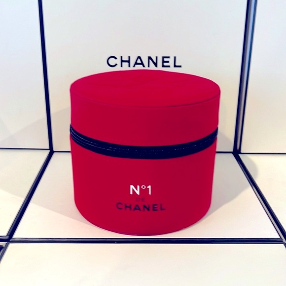 CHANEL N°1 DE CHANEL RED Makeup Case - Picture 2 of 8